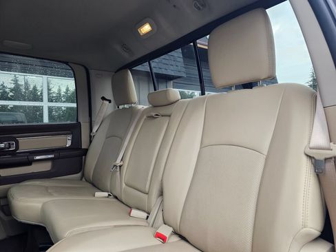 Used 2017 RAM 1500 Laramie w/ Convenience Group AWD/4WD image 17