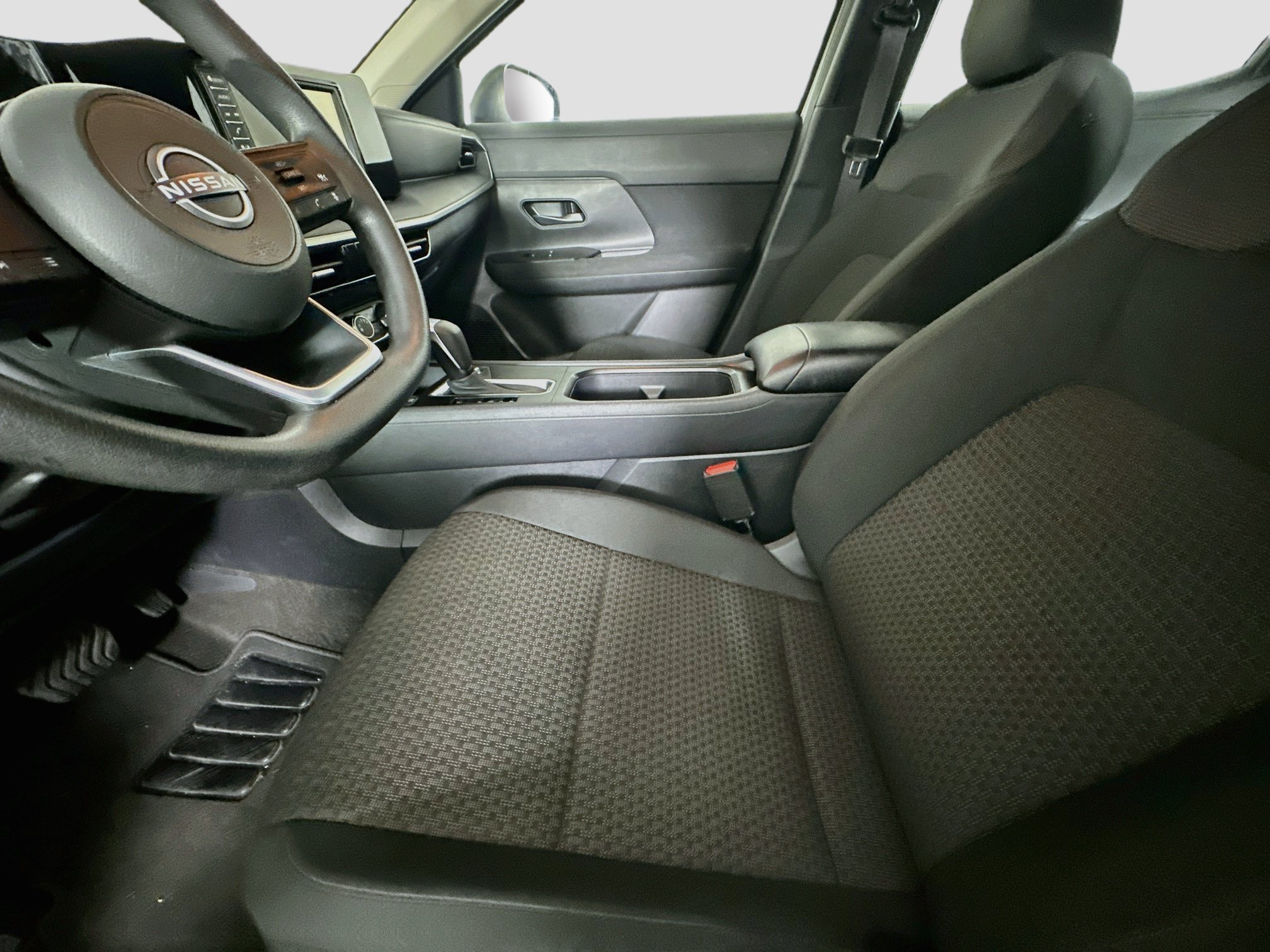 Used 2025 Nissan Kicks S FWD image 13