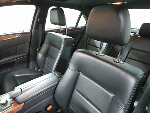 Used 2013 Mercedes-Benz E 350 4MATIC Sedan image 10