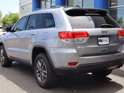Used 2019 Jeep Grand Cherokee Limited w/ Luxury Group II AWD/4WD image 3