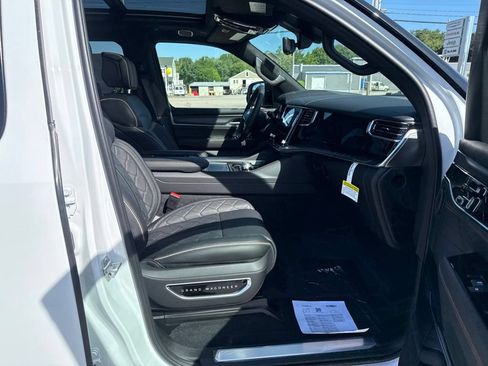 New 2026 Jeep Grand Wagoneer L Summit AWD/4WD image 33