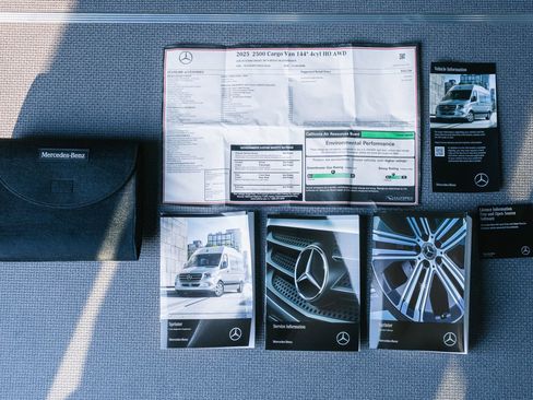 Used 2025 Mercedes-Benz Sprinter 2500 image 28