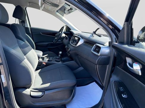 Used 2020 Kia Sorento S image 30