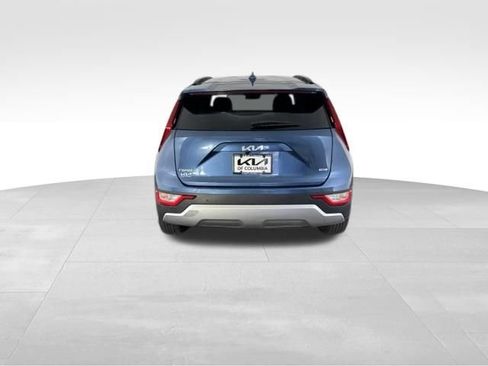 Certified 2025 Kia Niro EX FWD image 8