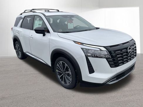 New 2026 Nissan Pathfinder Platinum w/ Cargo Package image 3