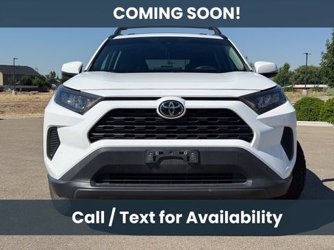 Used 2021 Toyota RAV4 LE w/ Carpet Mat Package (TMS) AWD/4WD image 2