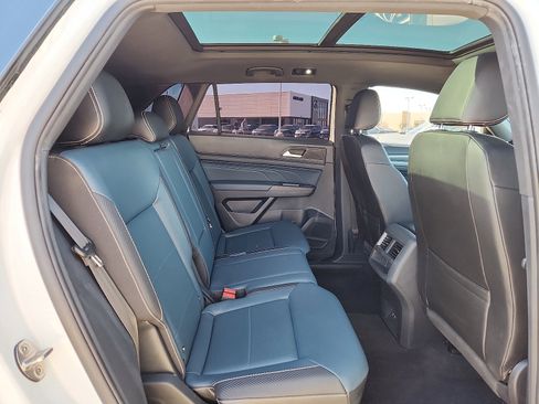 Used 2022 Volkswagen Atlas Cross Sport SEL R-Line image 14