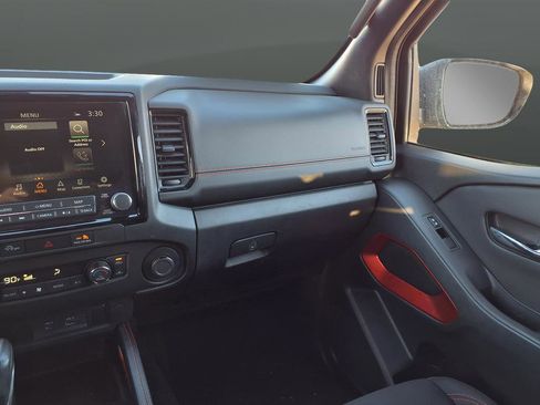Used 2024 Nissan Frontier PRO-4X image 46