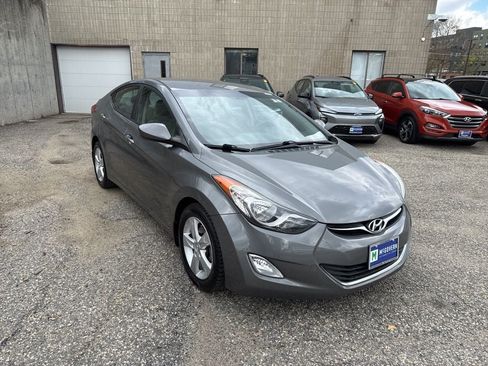 Used 2013 Hyundai Elantra GLS w/ Preferred Pkg FWD image 9