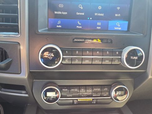 Used 2021 Ford Expedition XLT AWD/4WD image 19