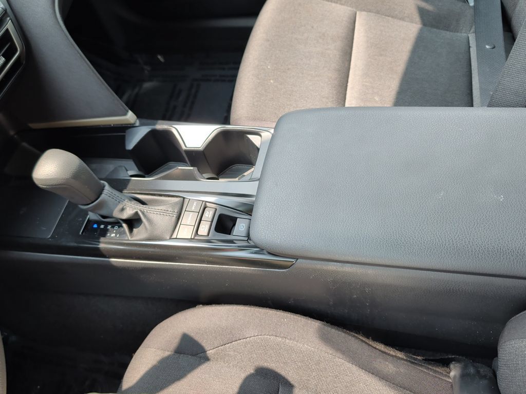 Used 2026 Toyota Camry LE FWD image 25