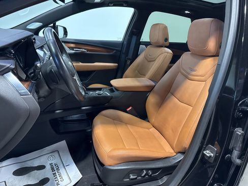 Used 2022 Cadillac XT5 Premium Luxury w/ LPO, Floor Liner Package AWD/4WD image 25