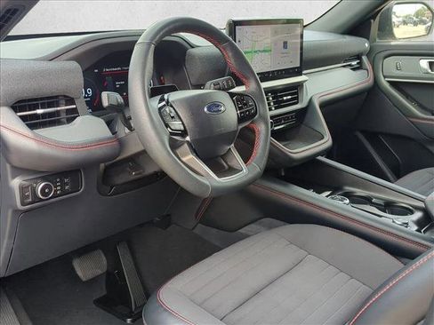 Used 2025 Ford Explorer ST-Line image 10