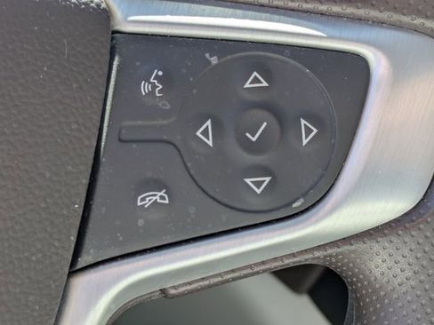 Used 2023 GMC Acadia SLE w/ Driver Convenience Package image 20