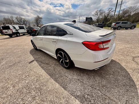 Used 2022 Honda Accord Sport image 7