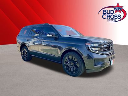 New 2025 Ford Expedition Platinum w/ Stealth Appearance Package