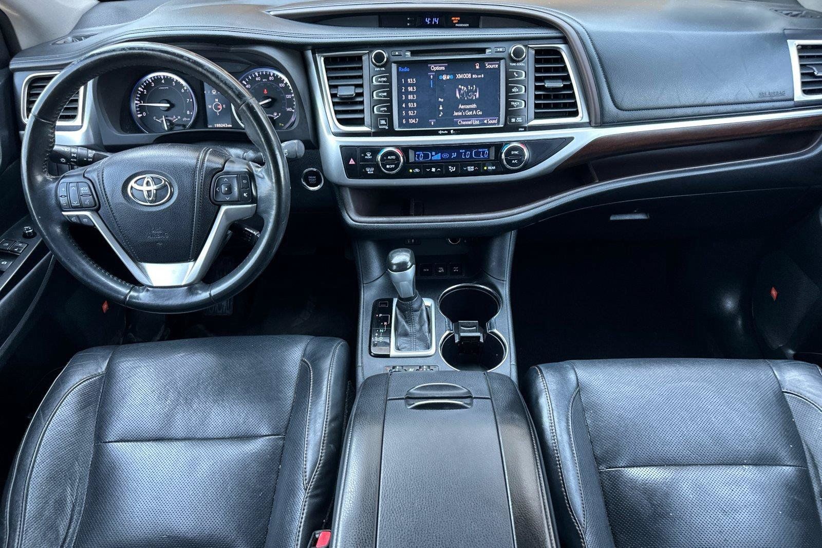 Used 2015 Toyota Highlander Limited AWD/4WD image 12