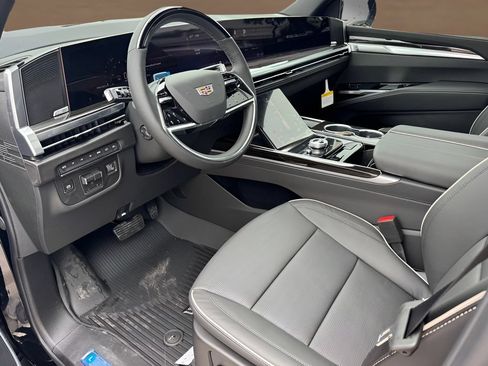 New 2026 Cadillac Escalade Luxury w/ Touring Package AWD/4WD image 9