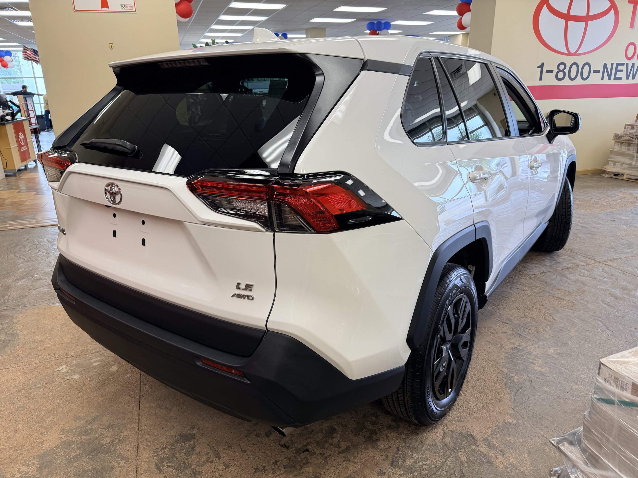Used 2024 Toyota RAV4 LE AWD/4WD image 12