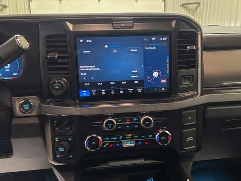Used 2025 Ford F250 Platinum image 21