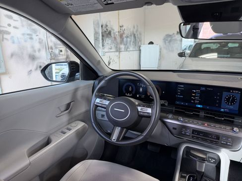 Used 2025 Hyundai Kona SEL image 34