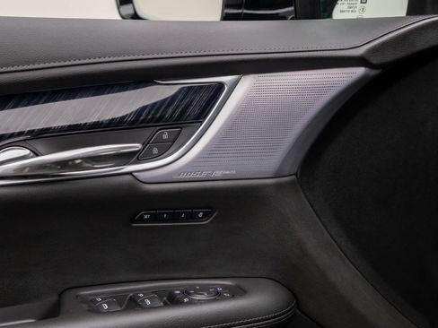 New 2025 Cadillac XT6 Premium Luxury image 17