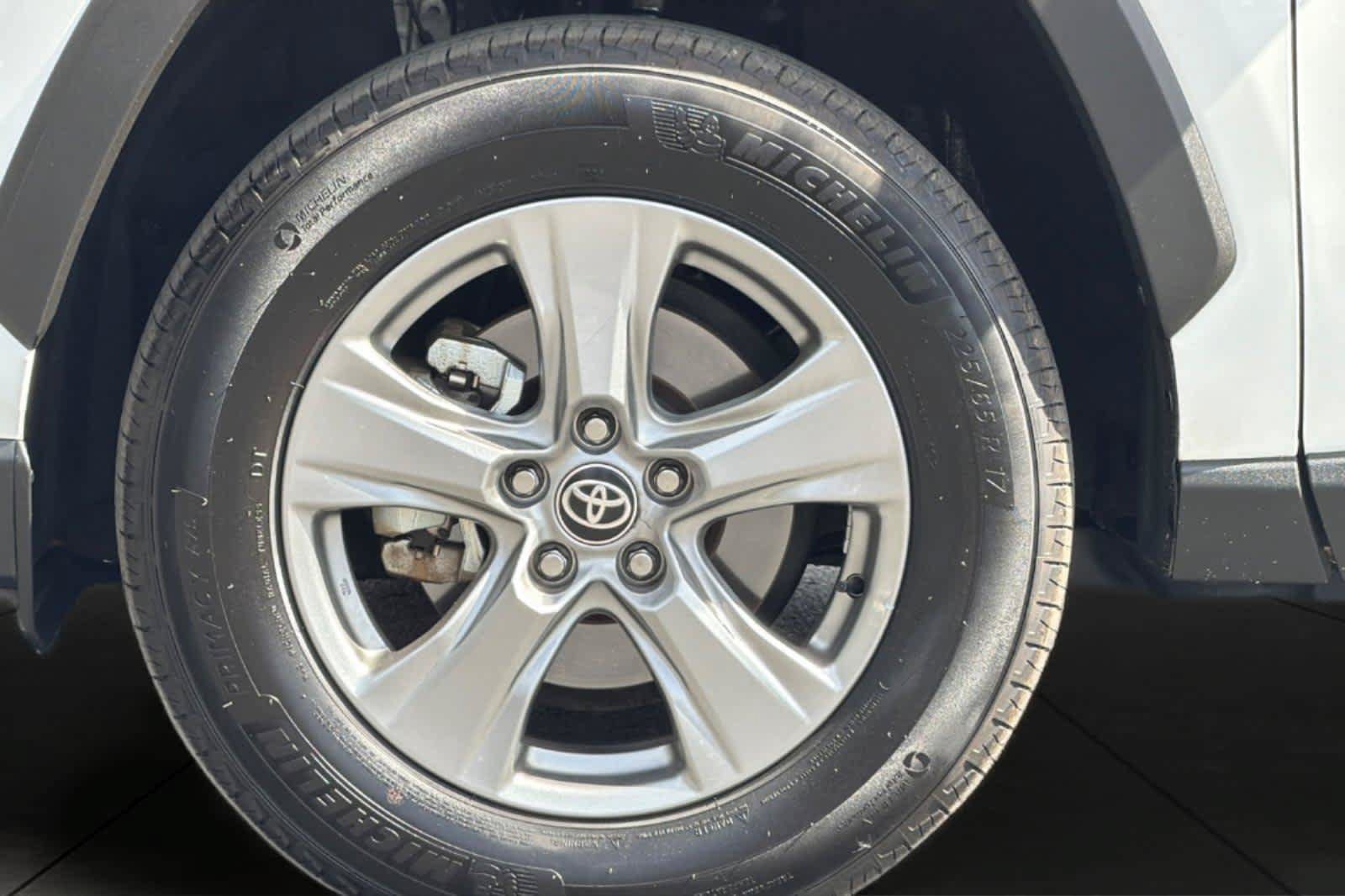 Used 2025 Toyota RAV4 XLE AWD/4WD image 11