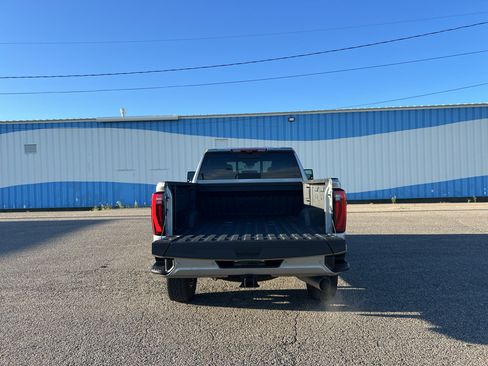 Used 2025 GMC Sierra 2500 Denali Ultimate AWD/4WD image 11