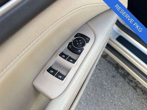 Used 2017 Lincoln MKZ Reserve w/ Climate Package FWD image 10