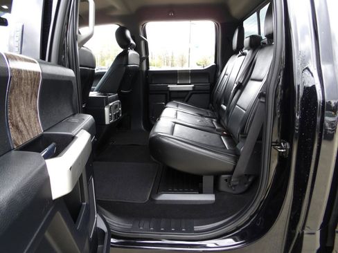 Used 2017 Ford F250 Lariat w/ Lariat Value Package image 32