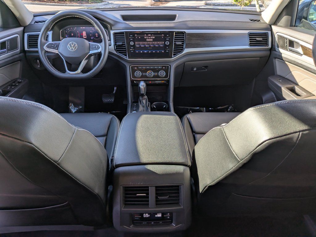 Certified 2023 Volkswagen Atlas SE w/ Panoramic Sunroof Package FWD image 11