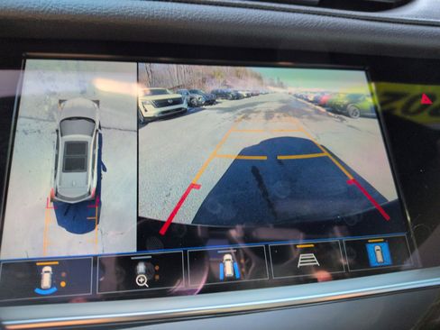 Used 2022 Cadillac XT5 Premium Luxury w/ Technology Package image 11