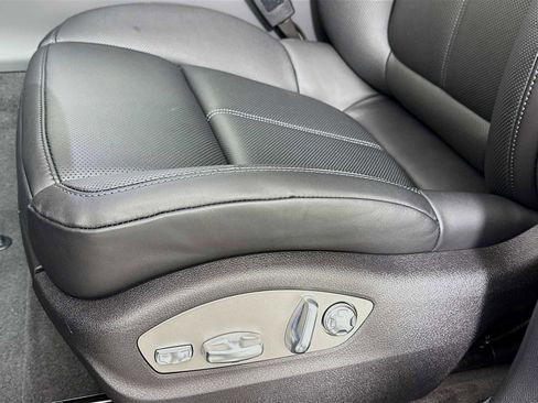 New 2026 Porsche Macan image 13