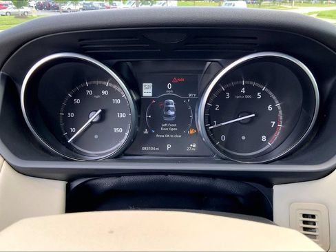Used 2017 Land Rover Discovery HSE AWD/4WD image 18