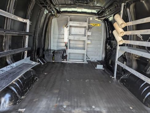 Used 2018 Chevrolet Express 2500 w/ Driver Convenience Package image 13