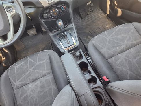 Used 2013 Ford Fiesta SE image 8