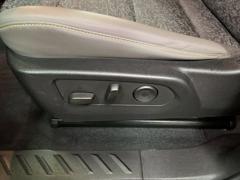 Used 2023 Chevrolet Colorado ZR2 image 56