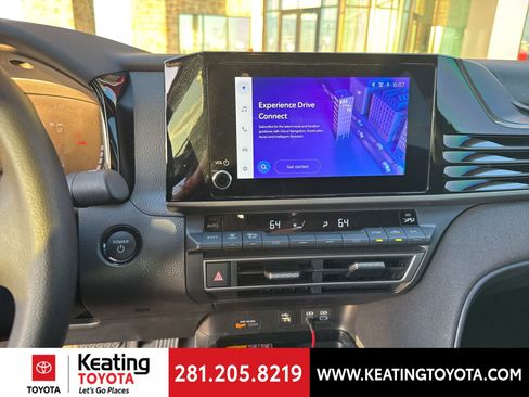 Used 2025 Toyota Camry LE image 21