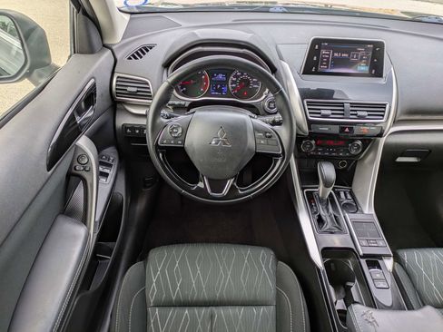 Used 2020 Mitsubishi Eclipse Cross SE FWD image 18