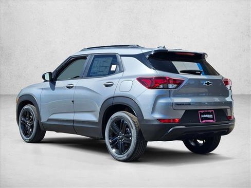New 2026 Chevrolet TrailBlazer LT w/ Midnight Edition FWD image 9