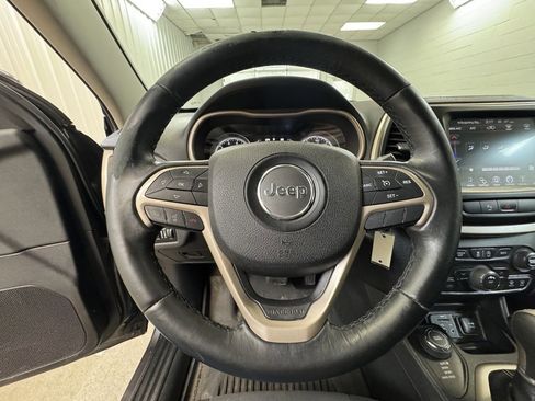 Used 2016 Jeep Cherokee Latitude w/ Safety/Convenience Group image 30