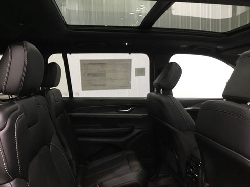 New 2025 Jeep Grand Cherokee L Limited w/ Luxury Tech Group II image 21