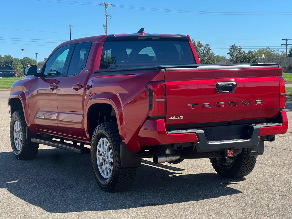 Used 2025 Toyota Tacoma SR5 AWD/4WD image 13