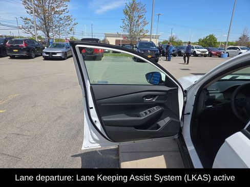Certified 2025 Honda Accord LX image 12