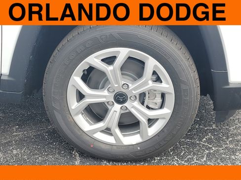 New 2026 Jeep Compass Latitude image 5