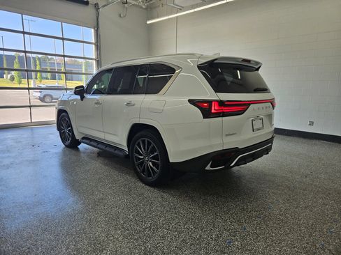 Used 2025 Lexus LX 600 F Sport w/ Accessory Package (2T) AWD/4WD image 3