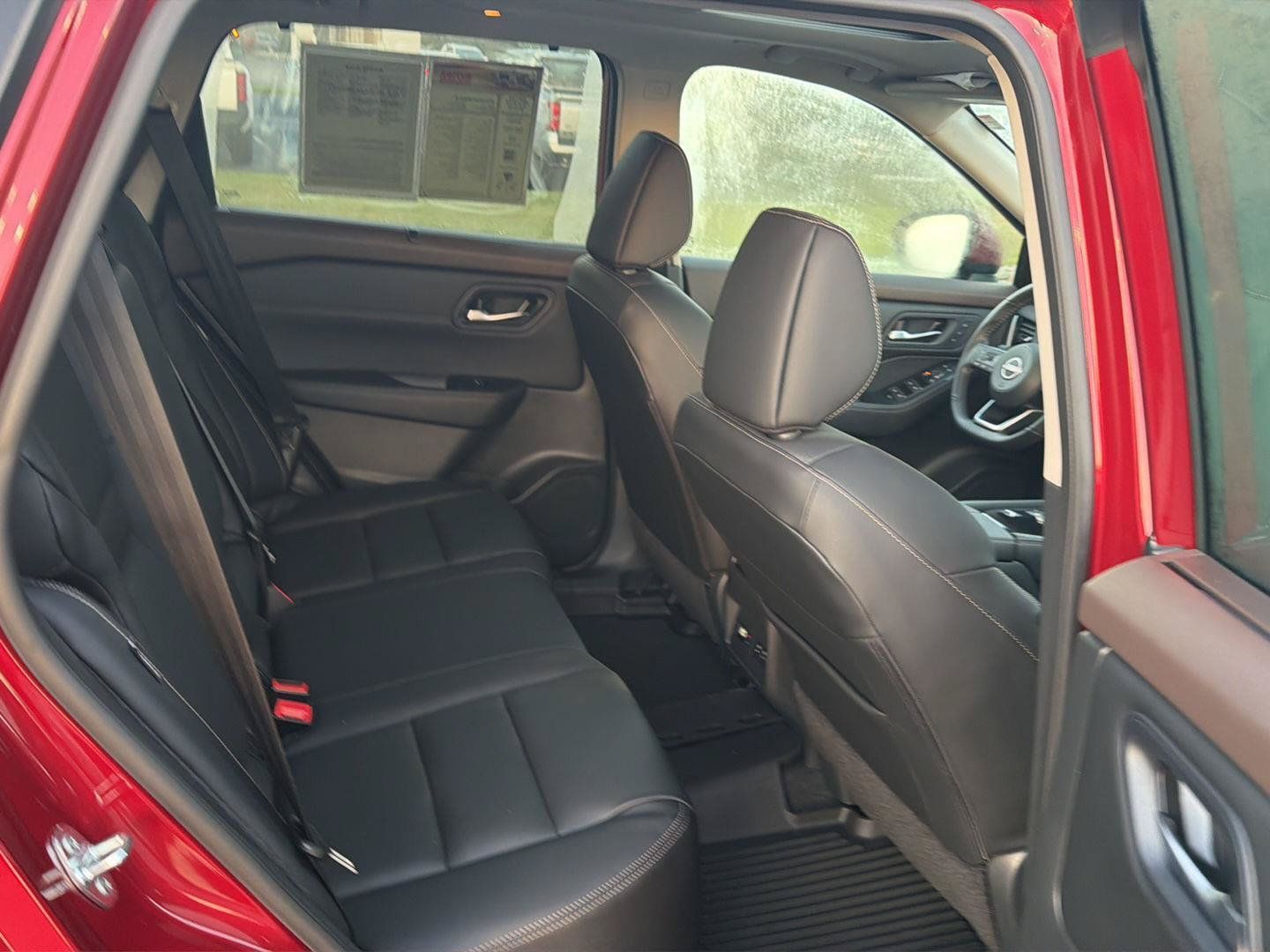 Used 2023 Nissan Rogue SL w/ SL Premium Package FWD image 12