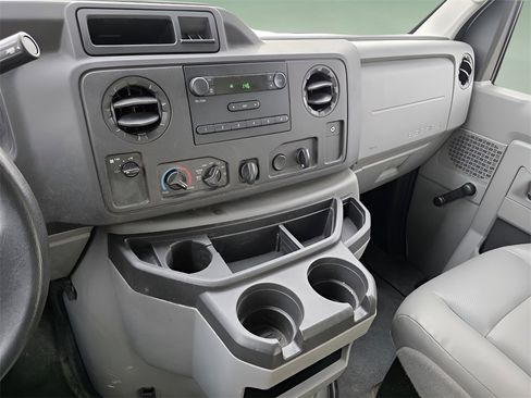 Used 2019 Ford E-350 and Econoline 350 Super Duty image 27