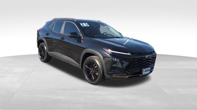Certified 2025 Chevrolet Trax ACTIV FWD image 2