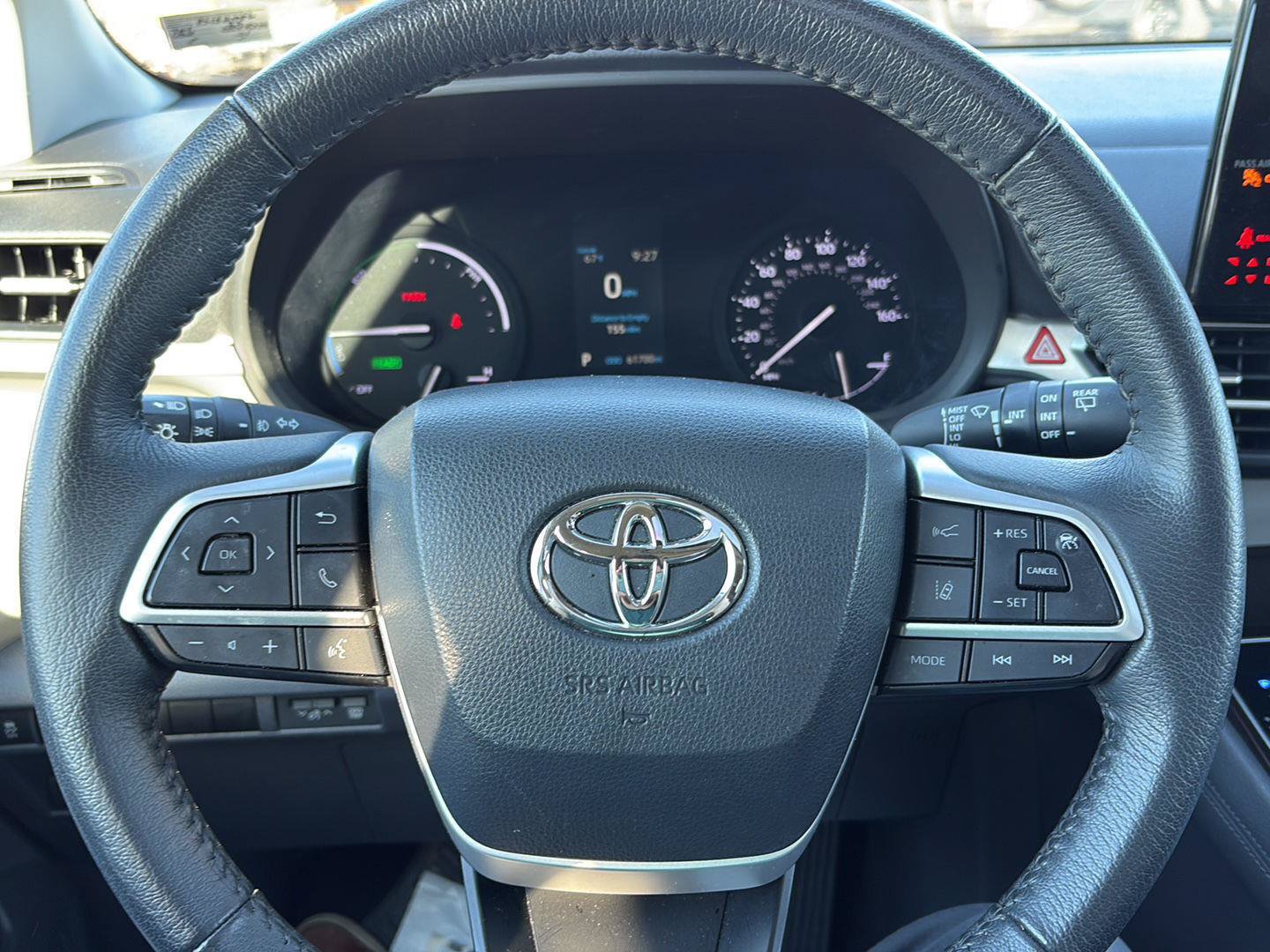Used 2023 Toyota Sienna XLE FWD image 21